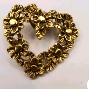 Vintage Jewelry Signed CAMCO Flower Heart Gold Tone Pin